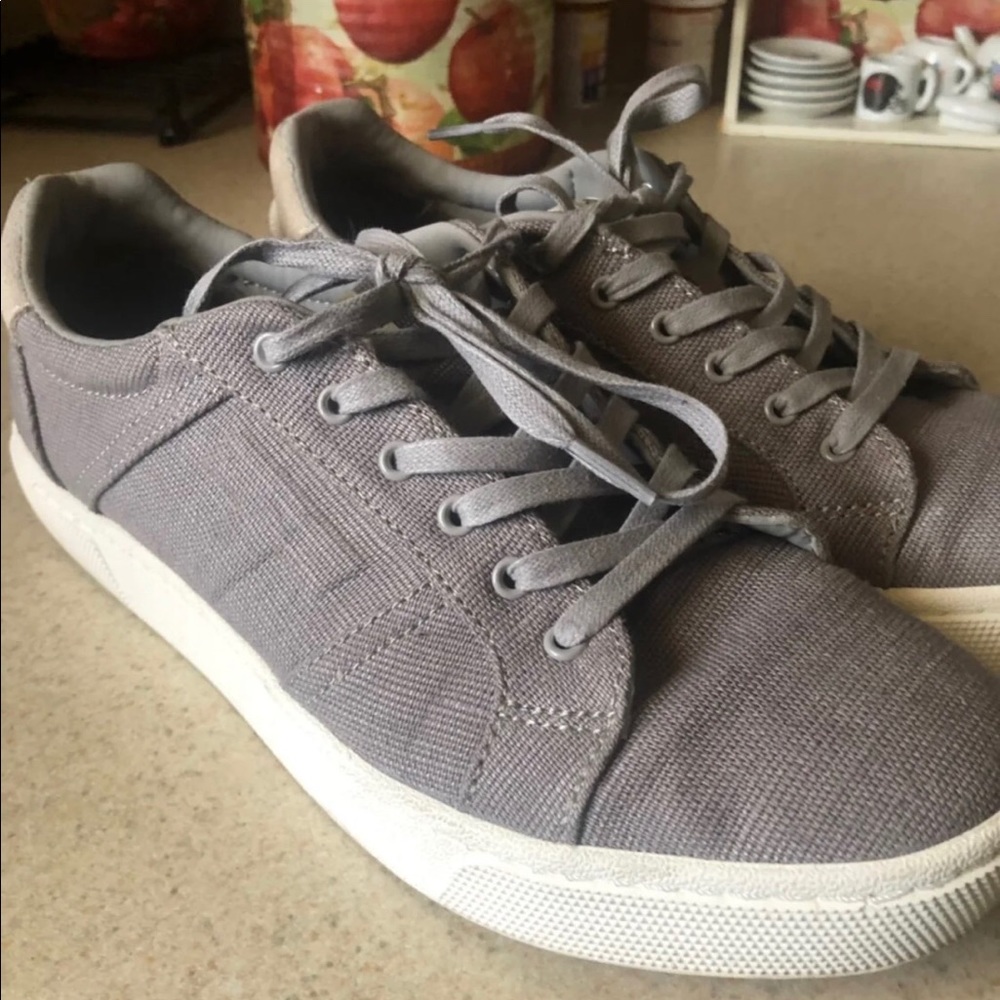 Tom’s Leandro Drizzle grey